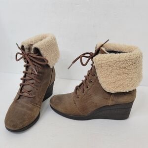 UGG Zea Brown Leather Shearling Lined Lace Up Wedge Combat Cuff Boots 7 1003360